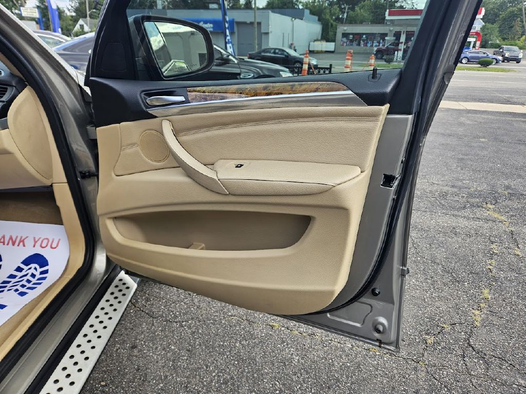 2010 BMW X5 Image 39