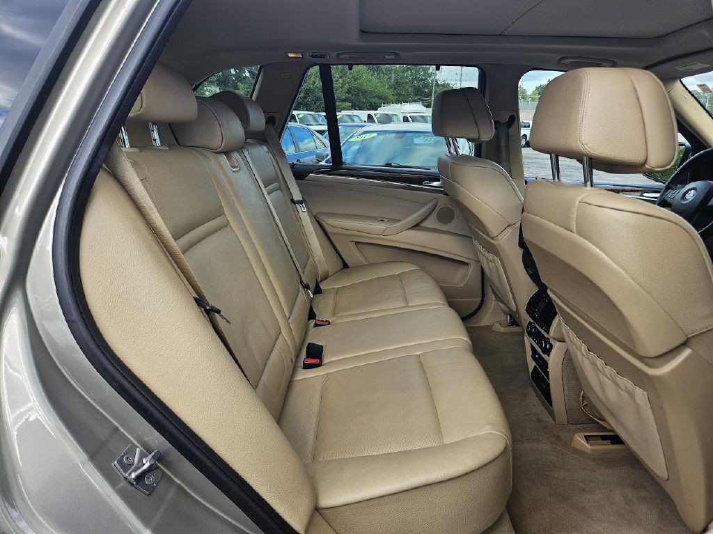 2010 BMW X5 Image 41