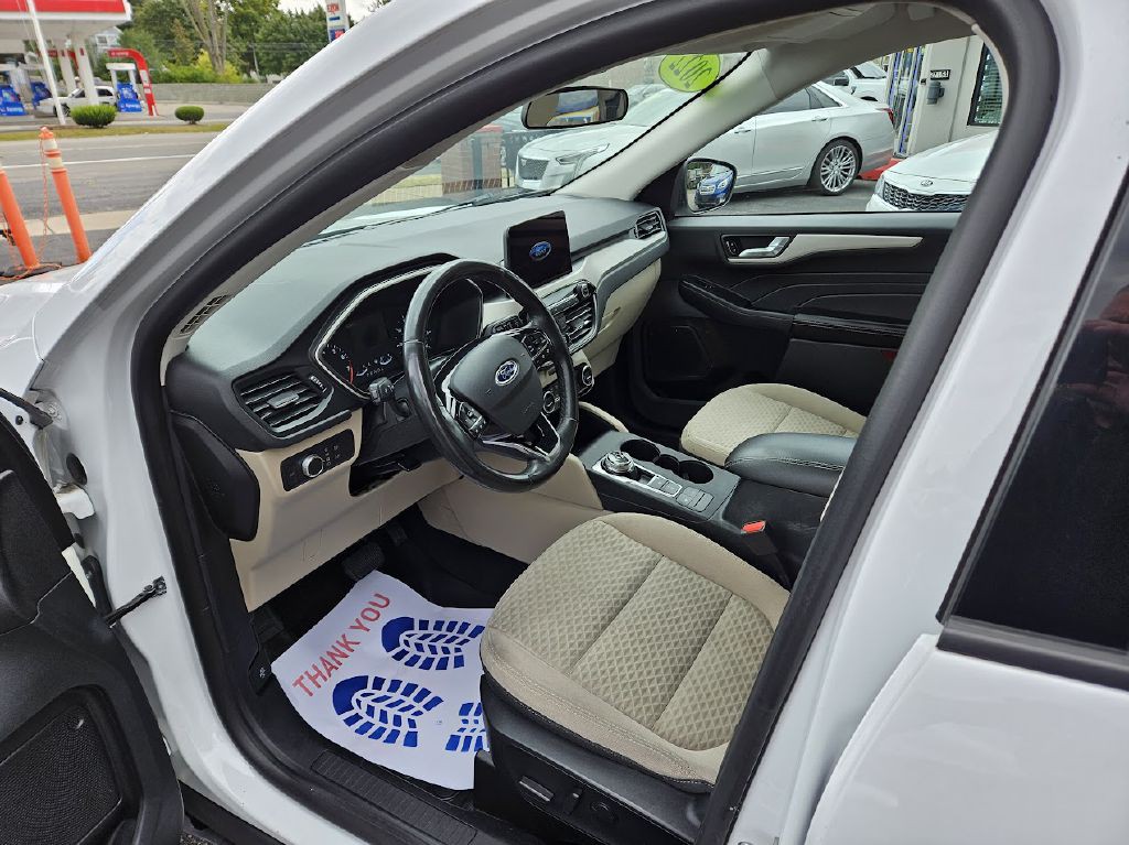 2021 Ford Escape Image 12