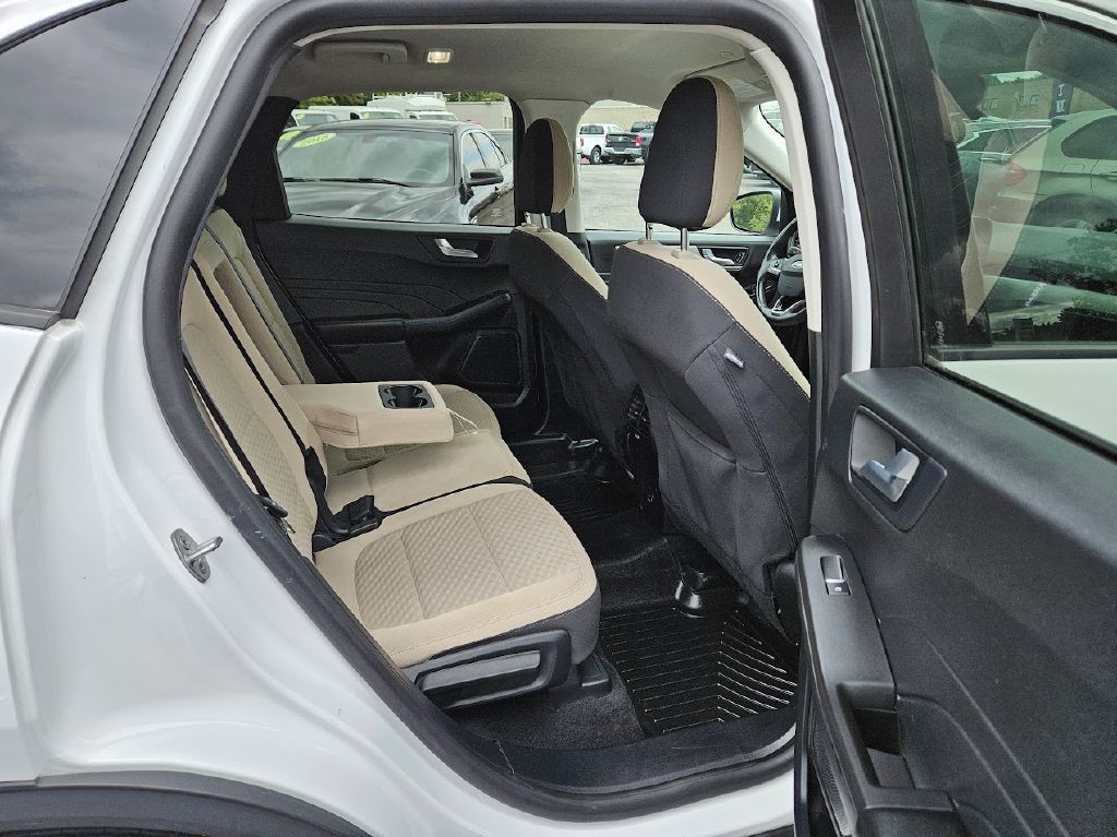 2021 Ford Escape Image 42