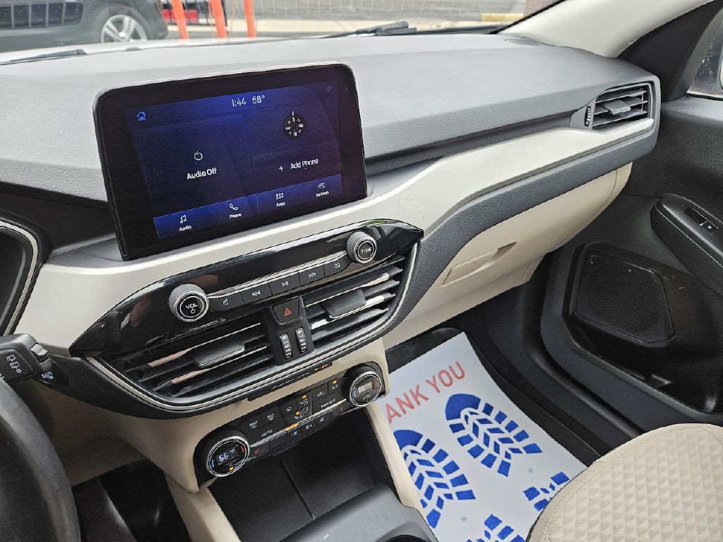 2021 Ford Escape Image 9