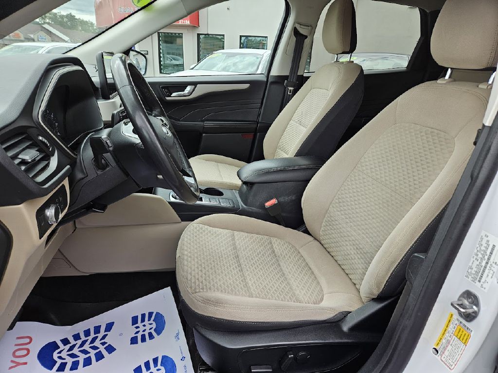 2021 Ford Escape Image 11