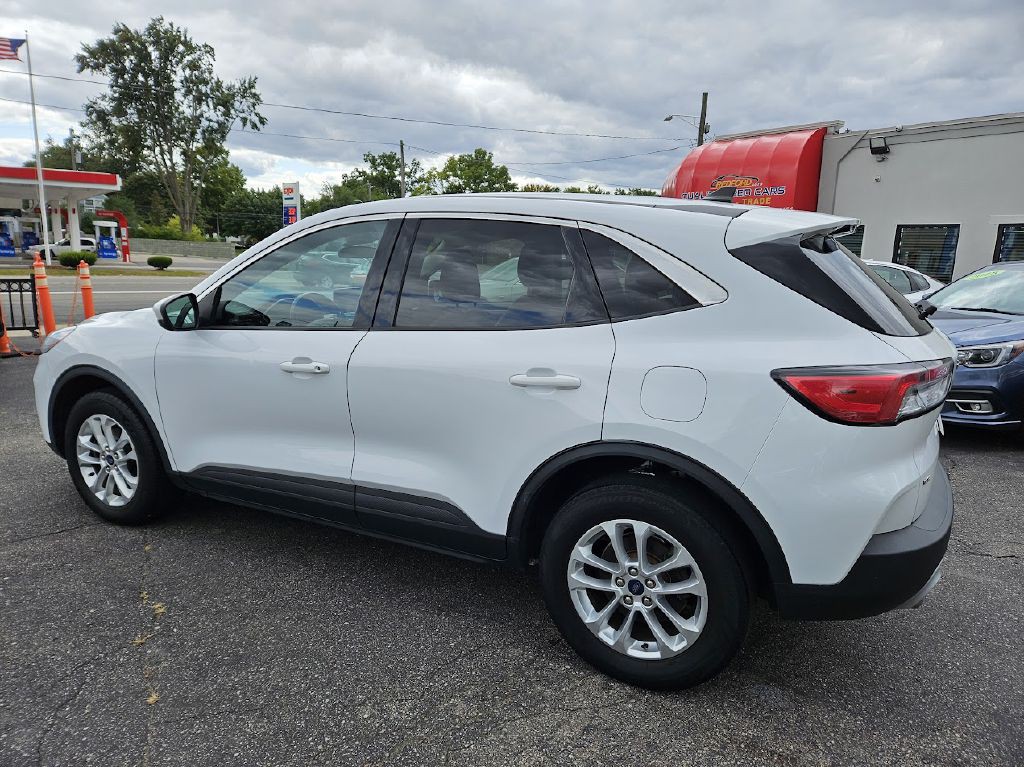 2021 Ford Escape Image 24