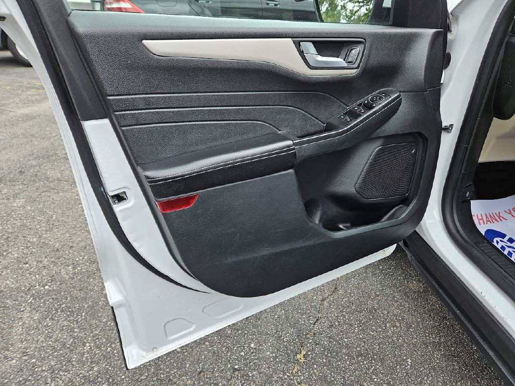 2021 Ford Escape Image 28