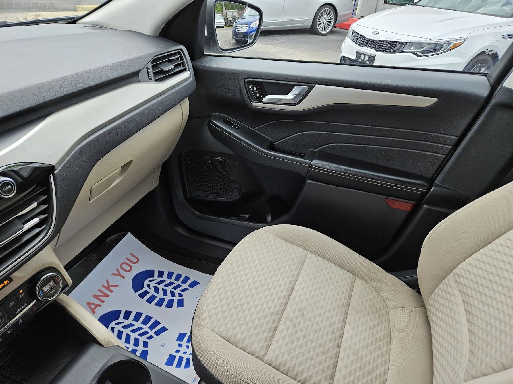 2021 Ford Escape Image 31