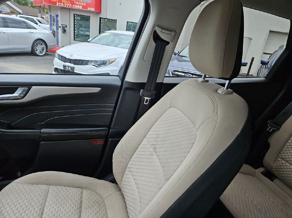 2021 Ford Escape Image 33