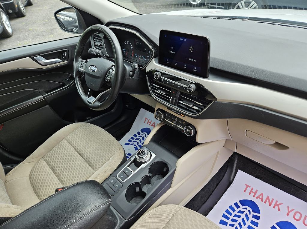 2021 Ford Escape Image 40
