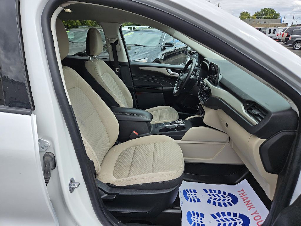 2021 Ford Escape Image 43