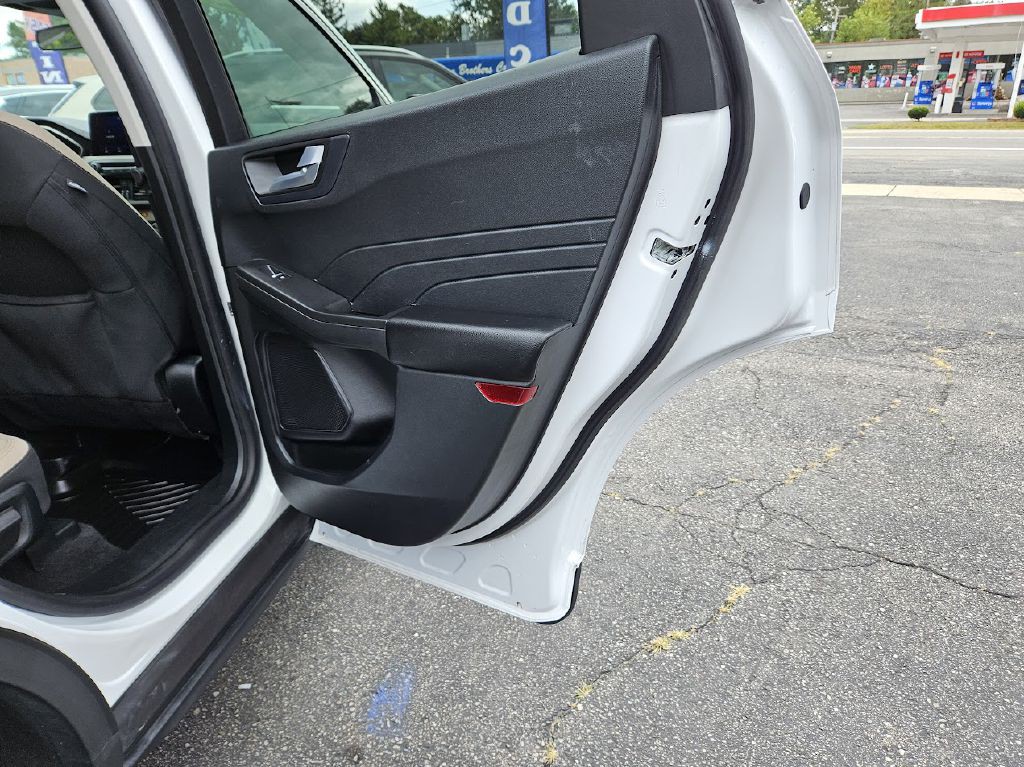 2021 Ford Escape Image 47