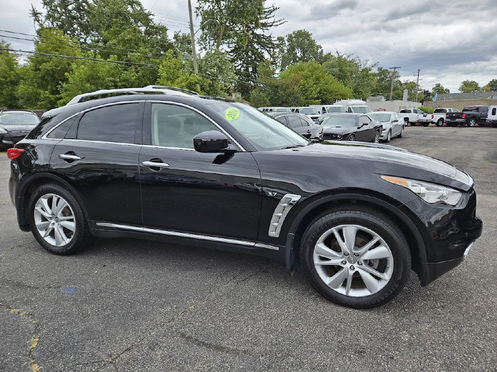 2014 INFINITI QX70 Image 6