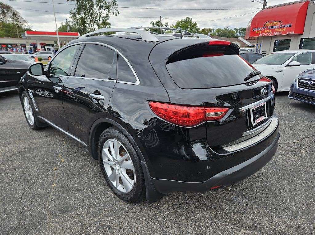 2014 INFINITI QX70 Image 11