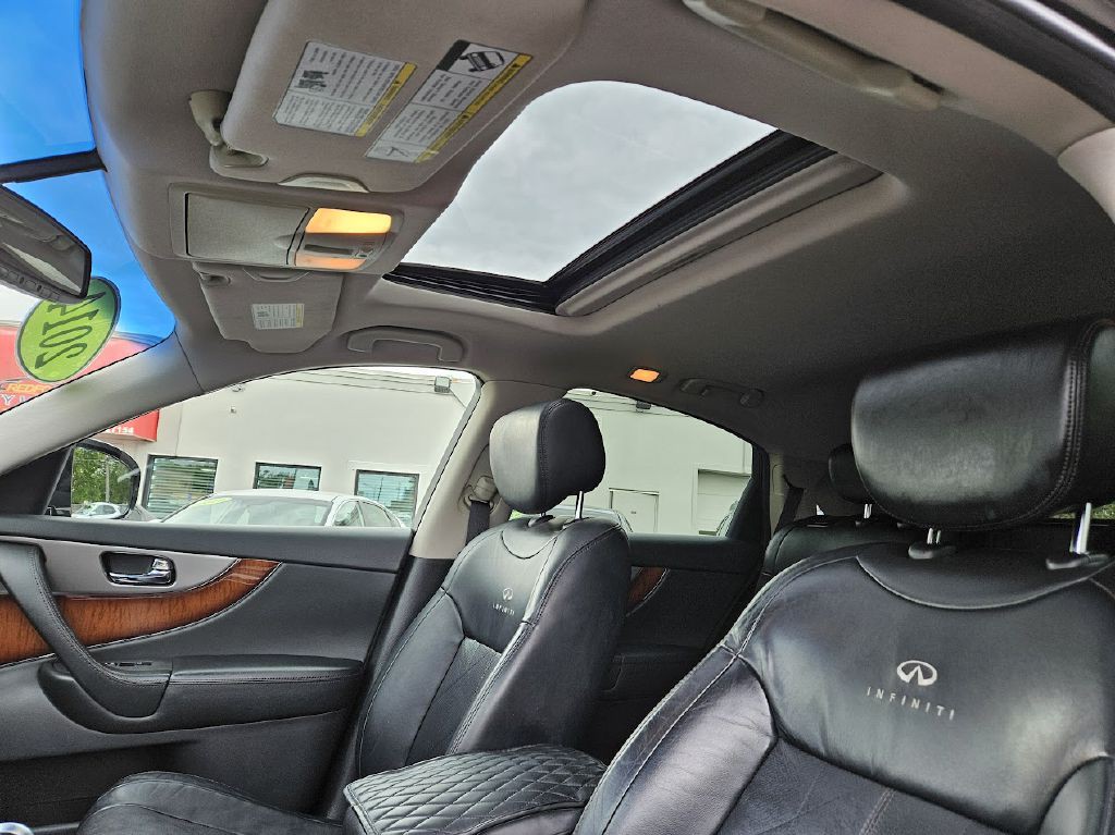 2014 INFINITI QX70 Image 21