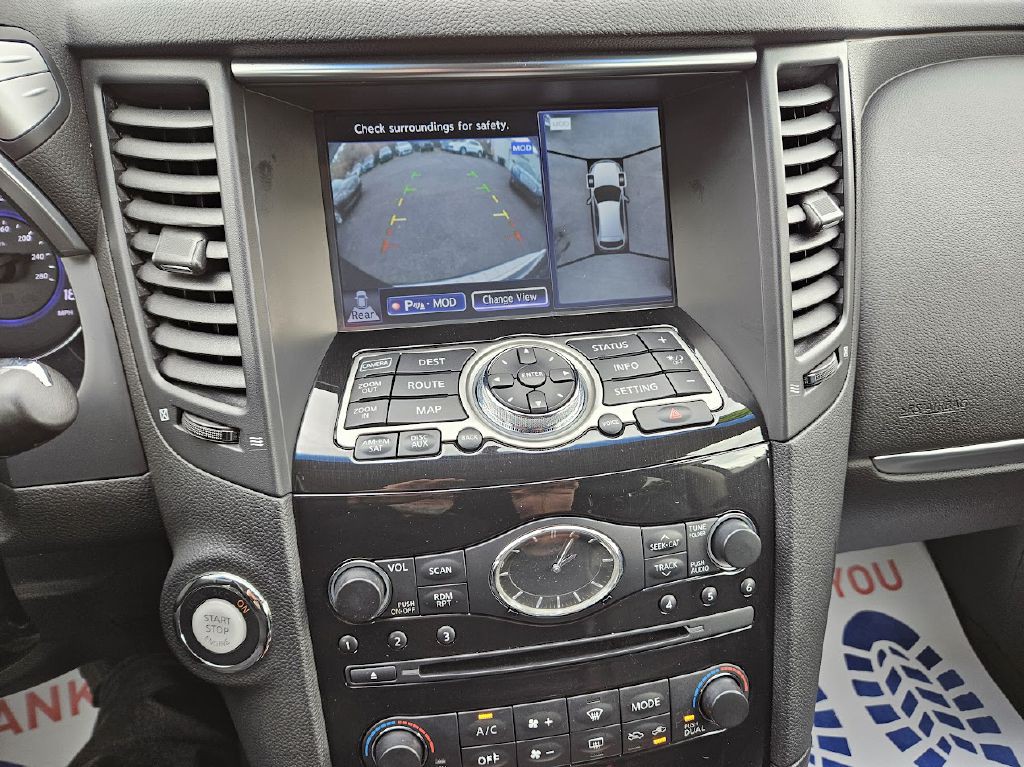 2014 INFINITI QX70 Image 29