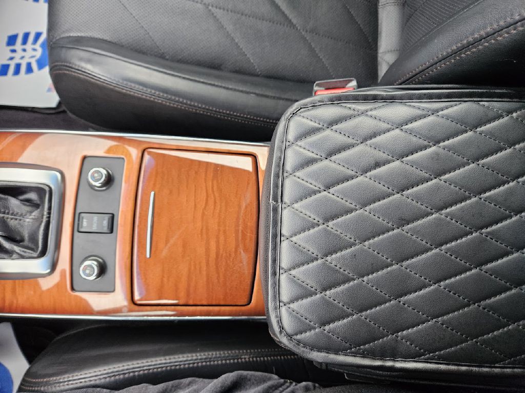 2014 INFINITI QX70 Image 32