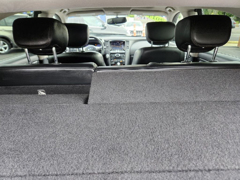 2014 INFINITI QX70 Image 37