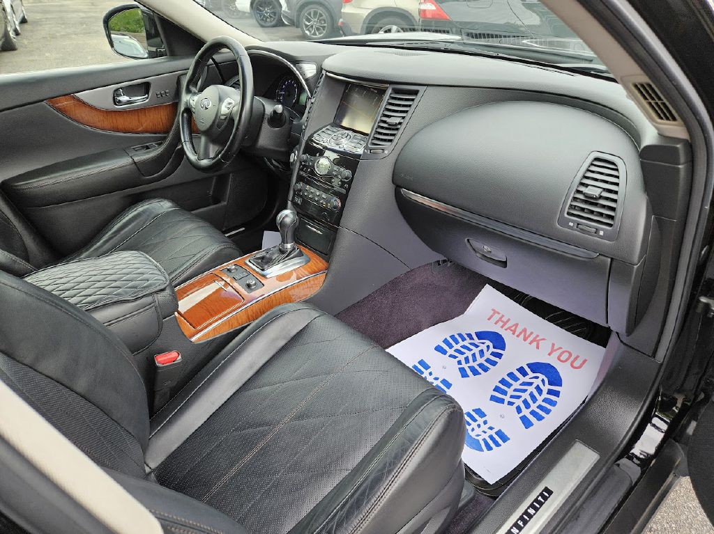 2014 INFINITI QX70 Image 39
