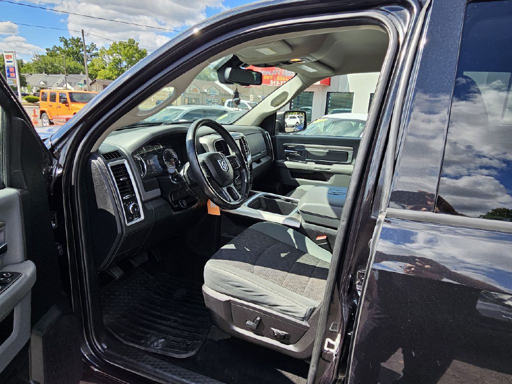 2016 RAM 1500 Image 12