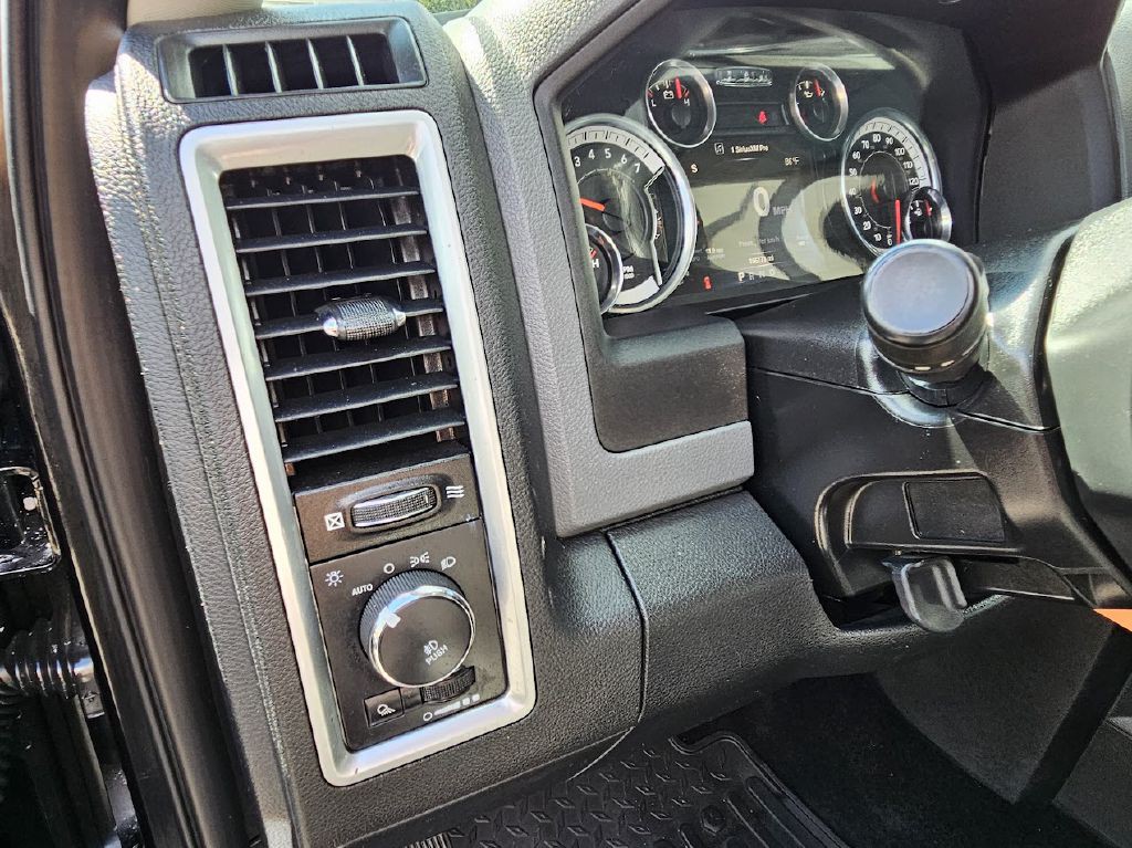 2016 RAM 1500 Image 15