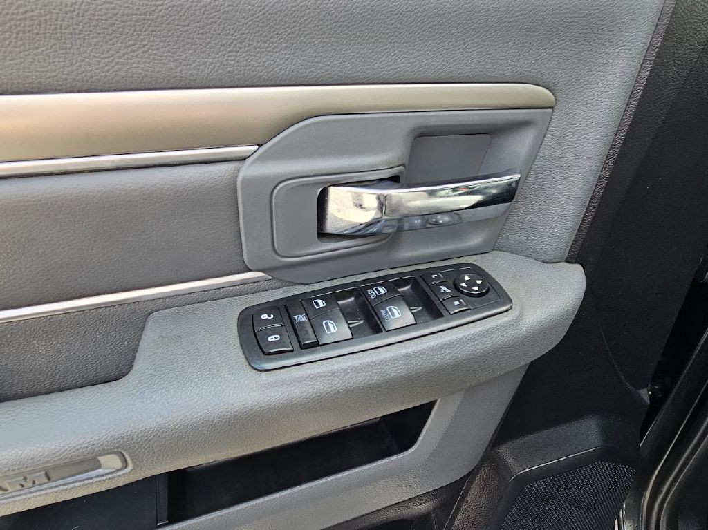 2016 RAM 1500 Image 16