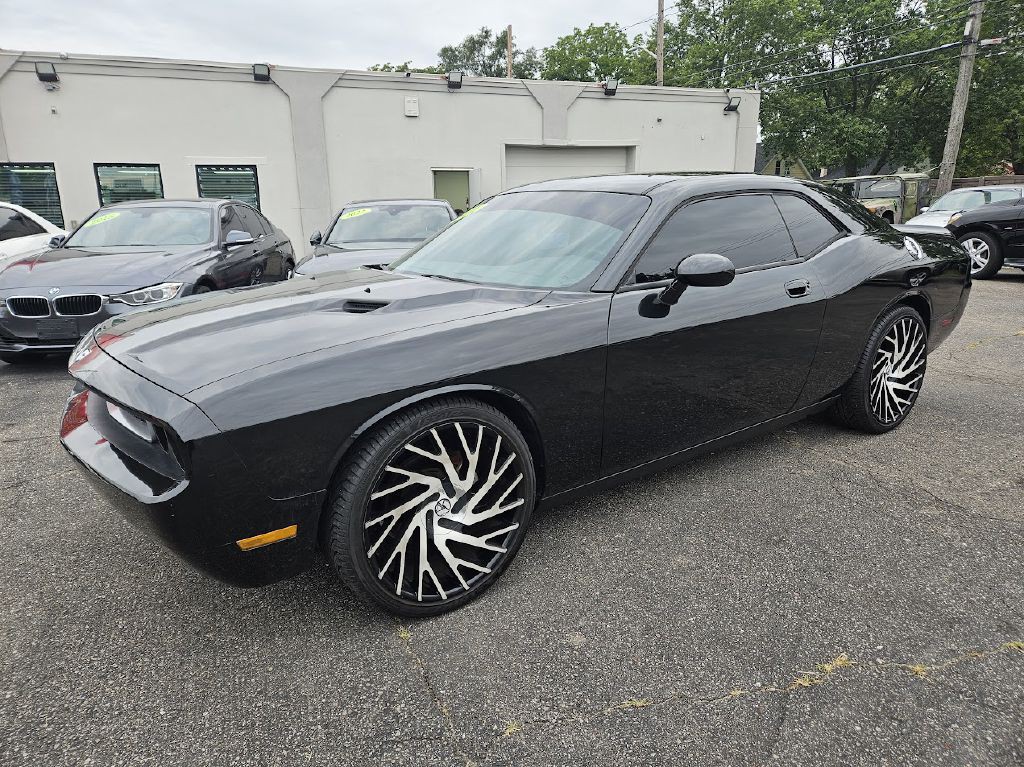 2010 Dodge Challenger Image 1