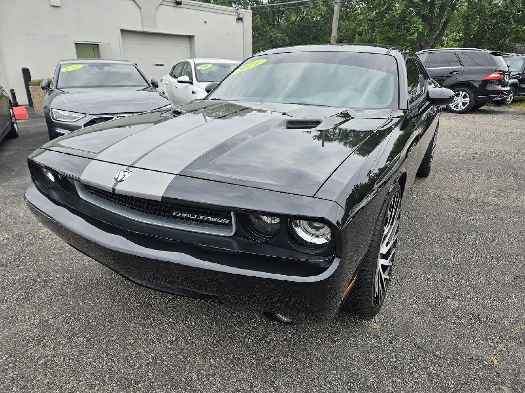 2010 Dodge Challenger Image 2
