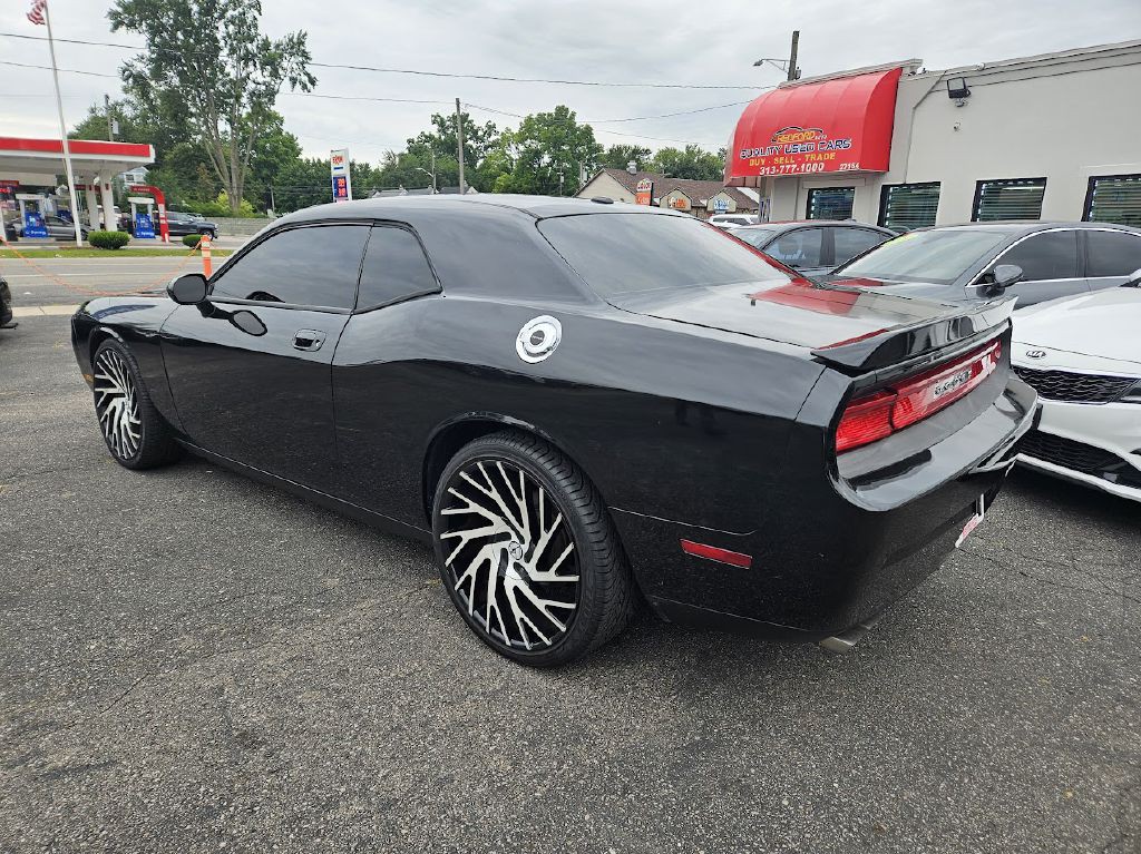 2010 Dodge Challenger Image 11