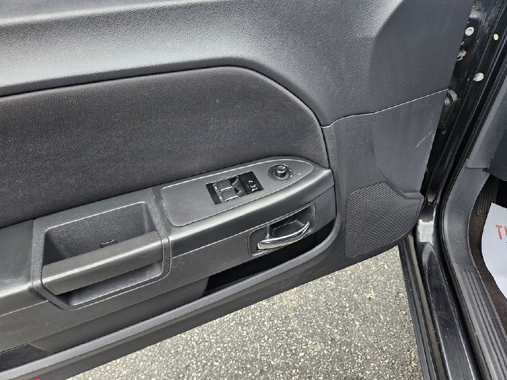 2010 Dodge Challenger Image 16