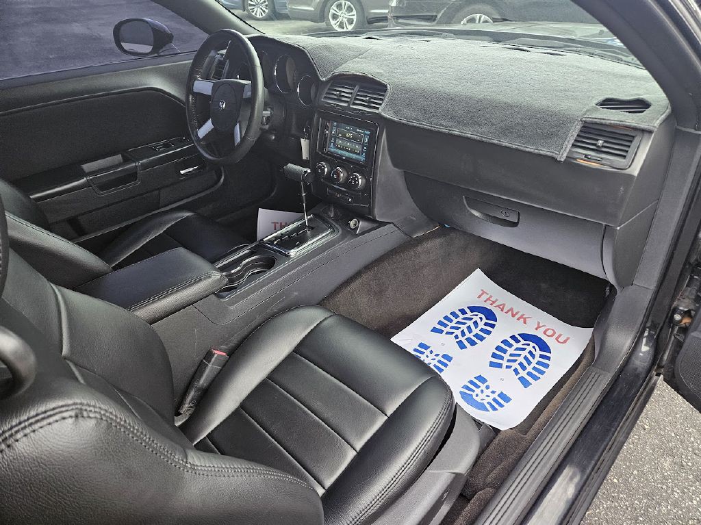 2010 Dodge Challenger Image 30