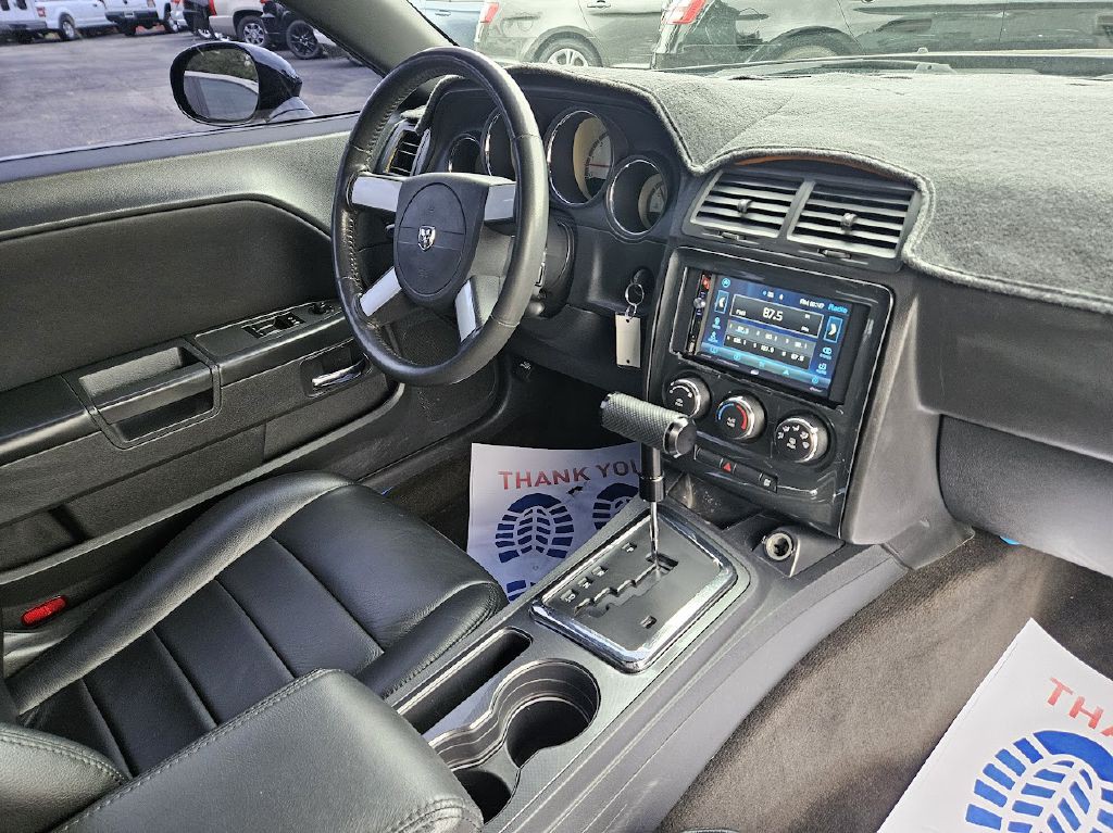 2010 Dodge Challenger Image 31