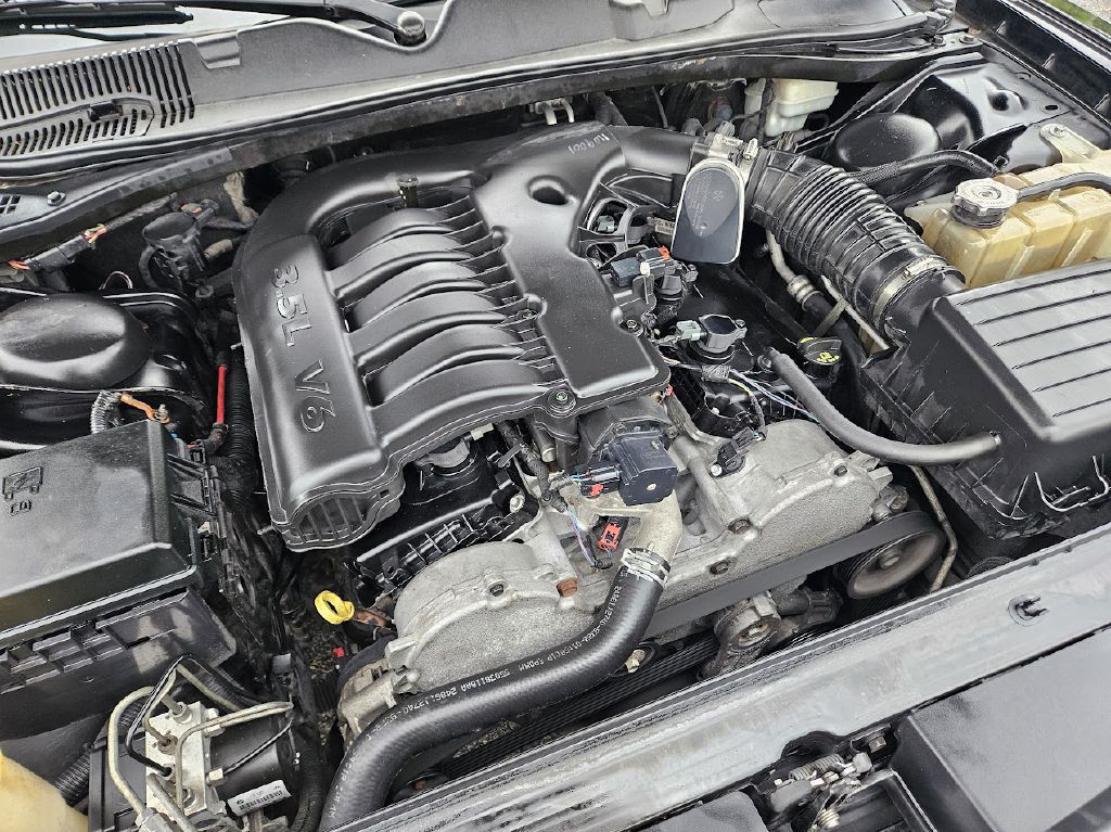 2010 Dodge Challenger Image 38