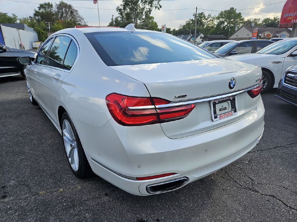 2017 BMW 7 Series Image 10