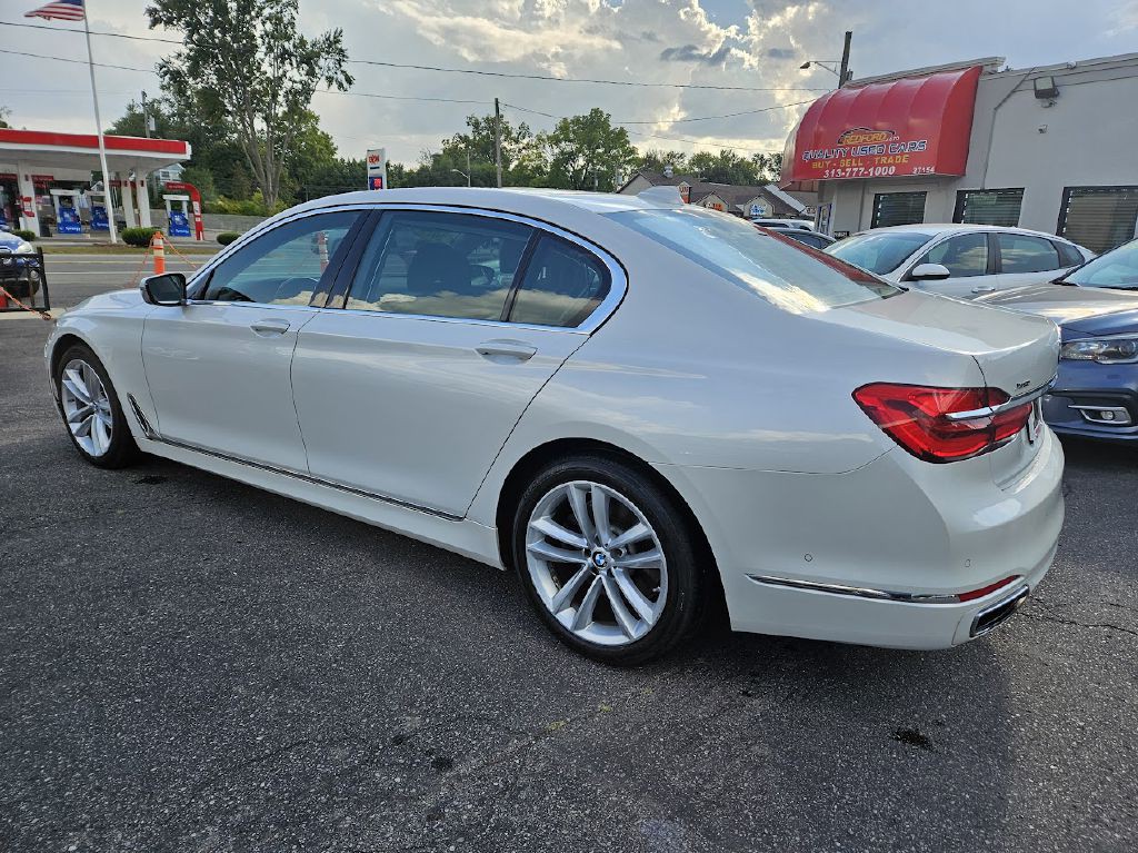 2017 BMW 7 Series Image 11