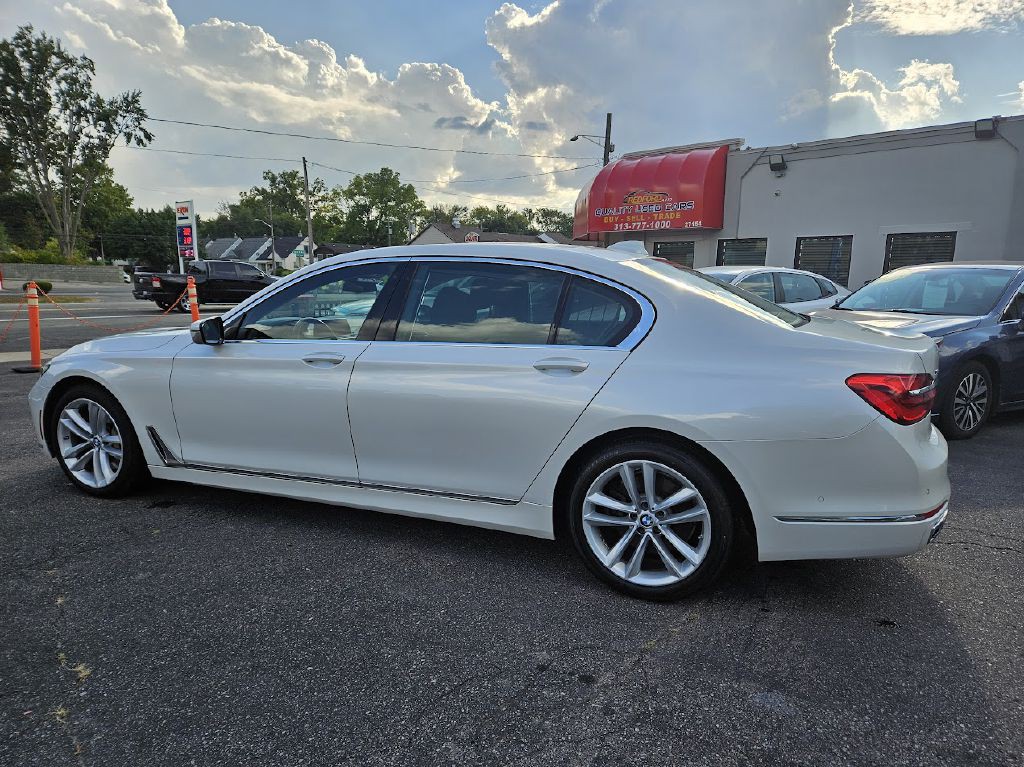 2017 BMW 7 Series Image 12