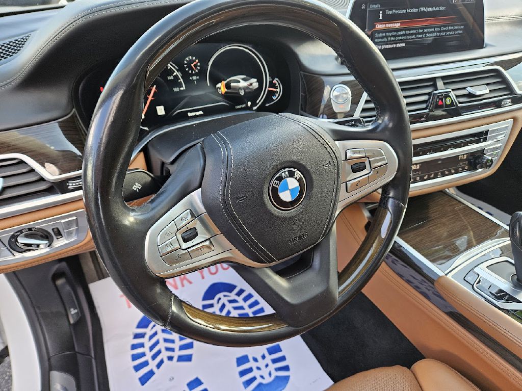 2017 BMW 7 Series Image 15