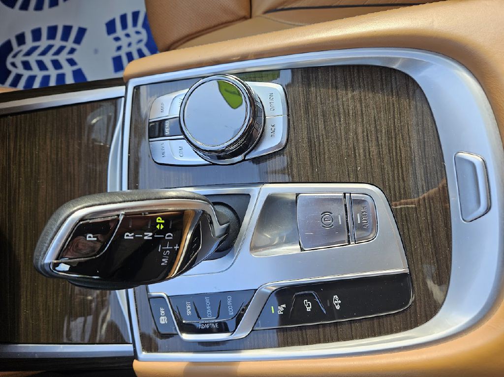2017 BMW 7 Series Image 34