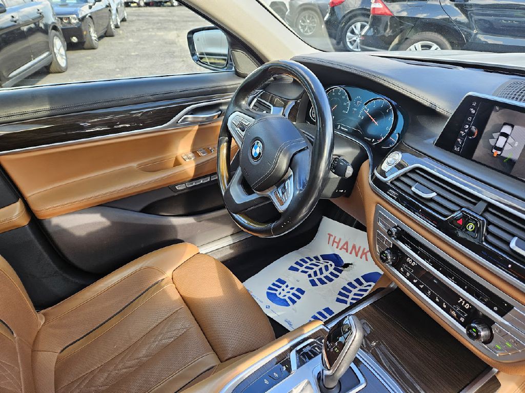 2017 BMW 7 Series Image 46