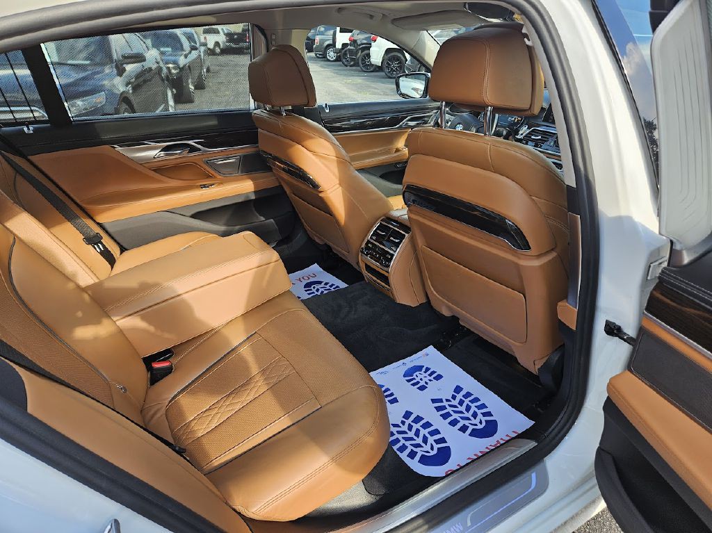 2017 BMW 7 Series Image 54