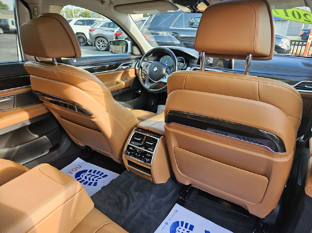 2017 BMW 7 Series Image 55