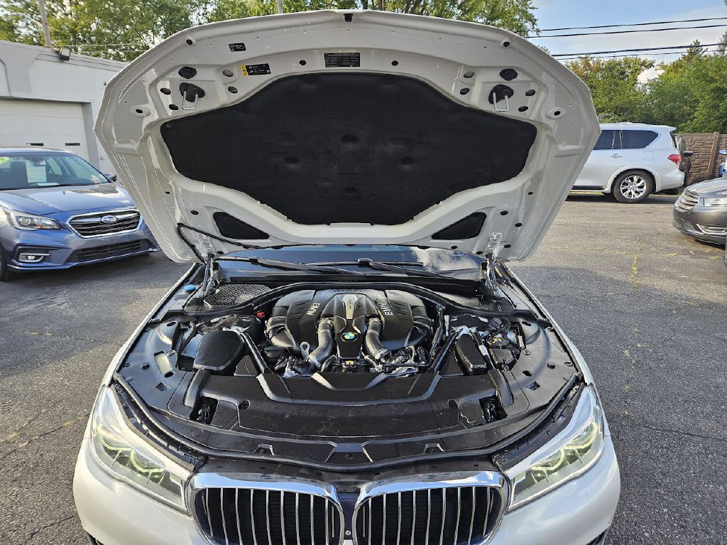 2017 BMW 7 Series Image 60