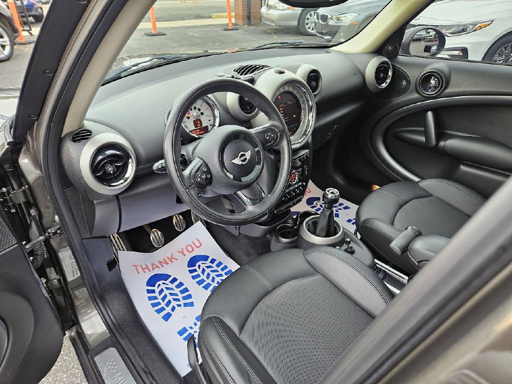 2012 MINI Cooper Image 13