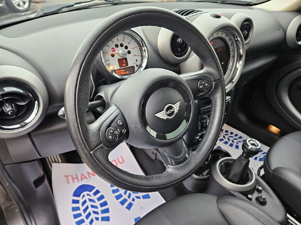 2012 MINI Cooper Image 14