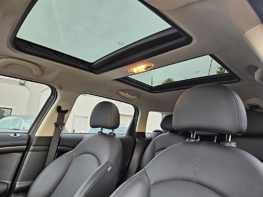 2012 MINI Cooper Image 19