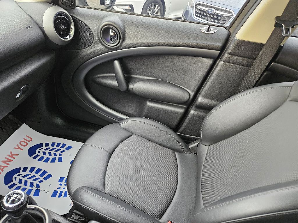 2012 MINI Cooper Image 26