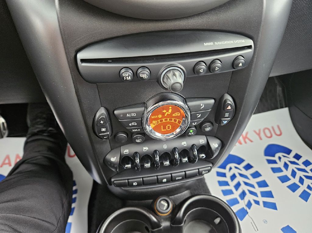 2012 MINI Cooper Image 28