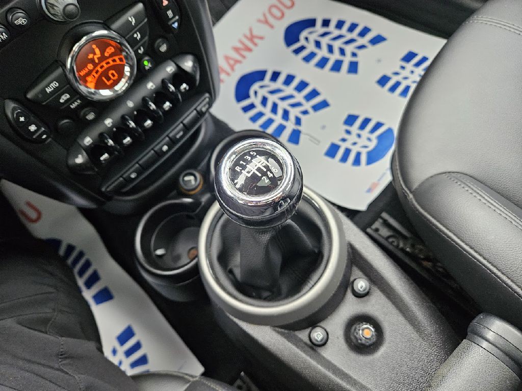 2012 MINI Cooper Image 29