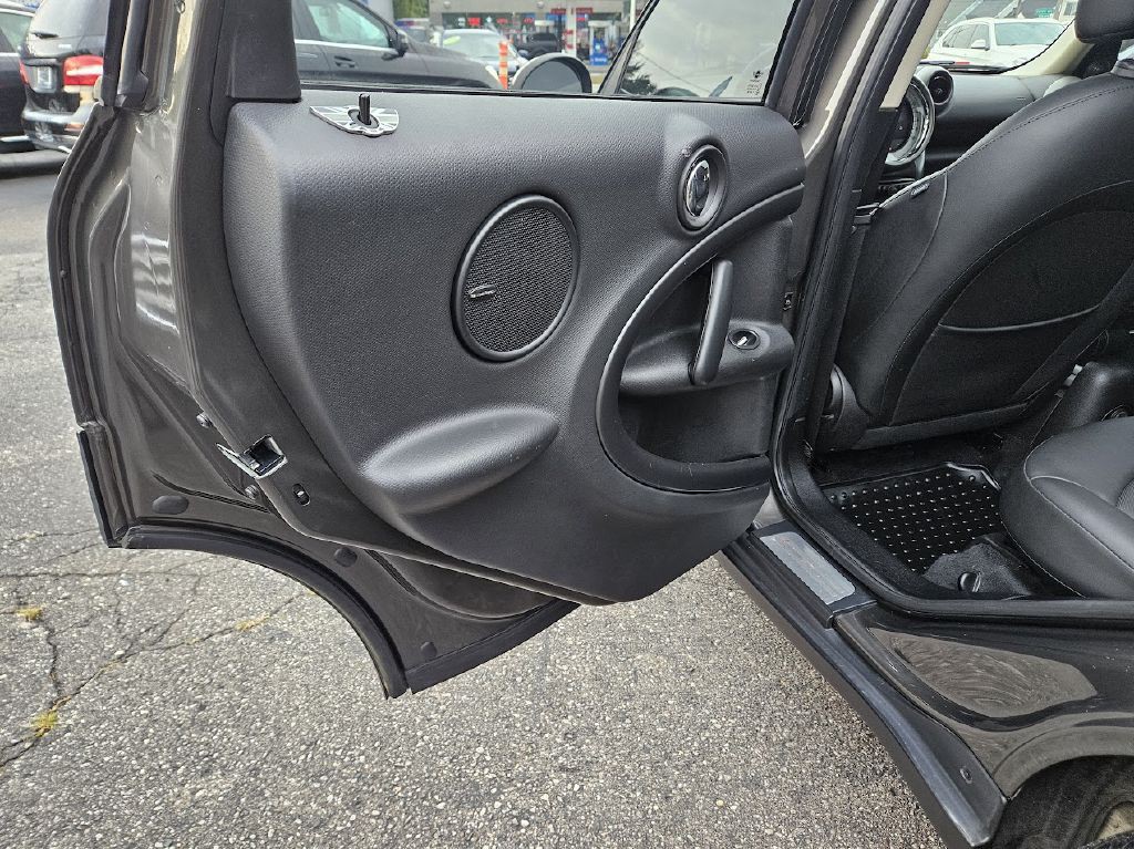 2012 MINI Cooper Image 35