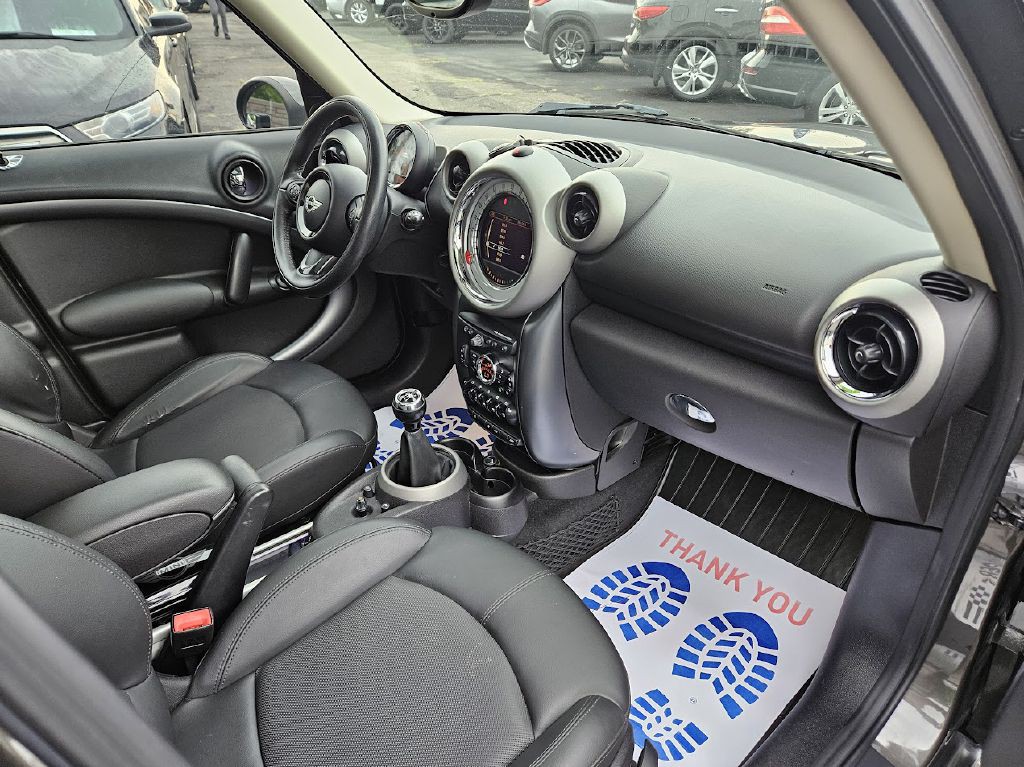 2012 MINI Cooper Image 39