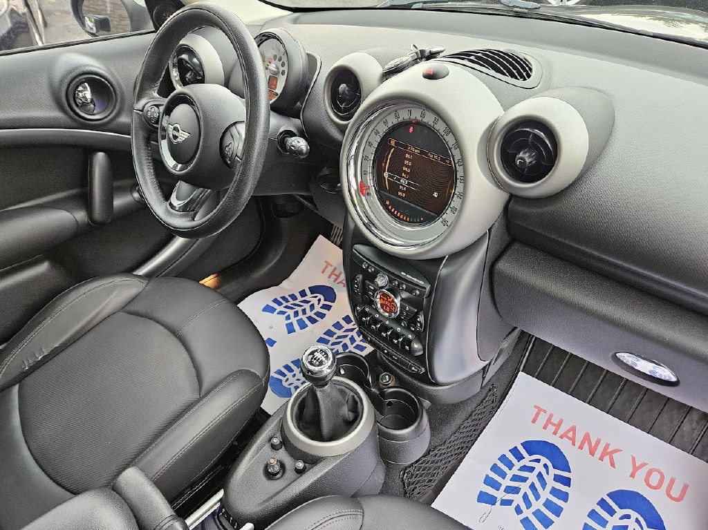 2012 MINI Cooper Image 40