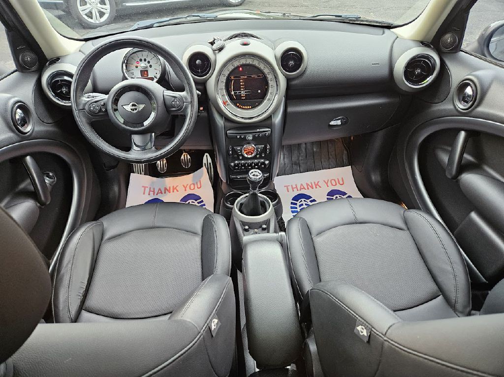 2012 MINI Cooper Image 50