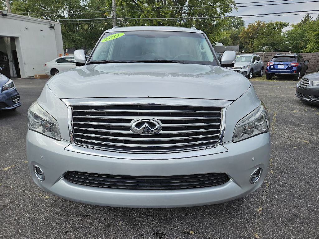 2011 INFINITI QX56 Image 3